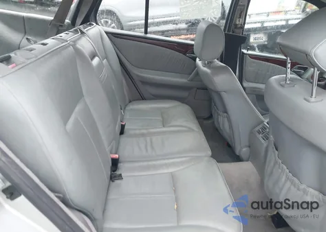 1999 Mercedes-Benz E 320 Awd z USA, uszkodzony, nr VIN WDBJH82F9XX022849